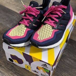 Adidas Women's Ultra Boost Running Shoes sz 8
